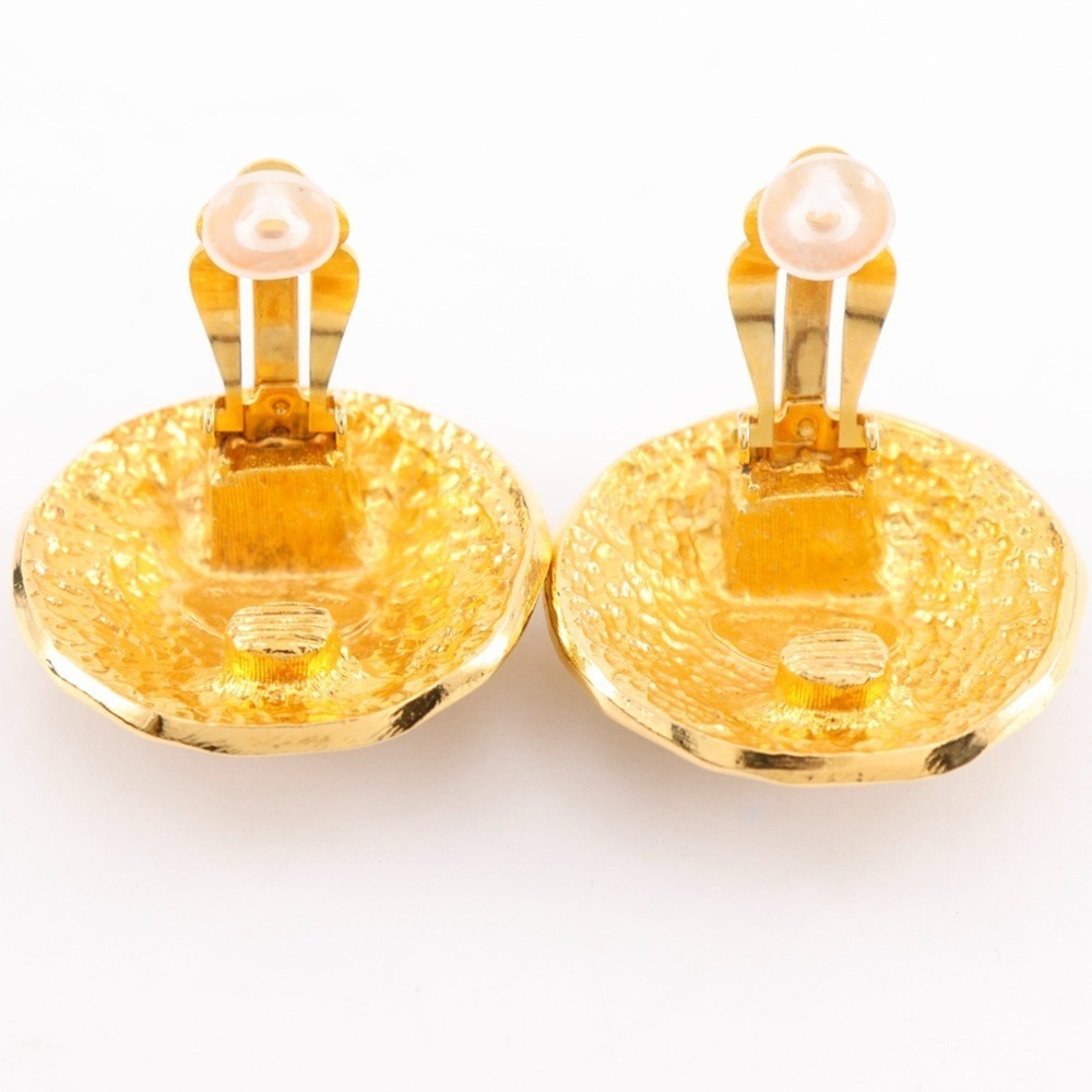 CHANEL Vintage Gold Earrings - Picture 5 of 10